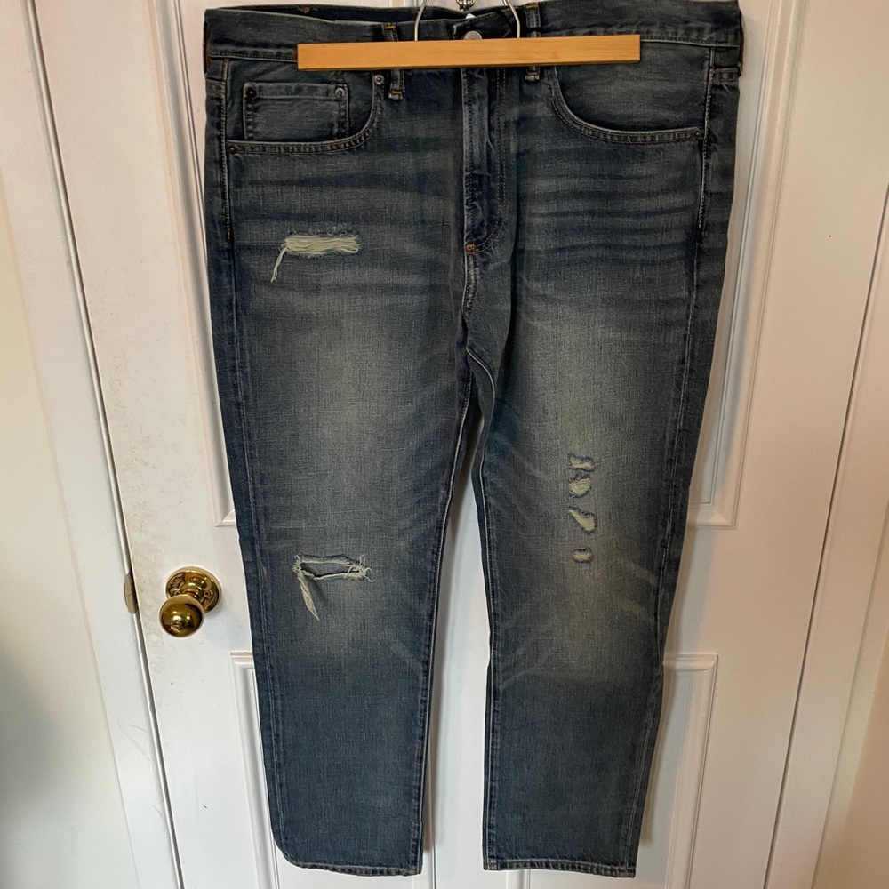 NWT Distressed Relaxed Fit GAP jeans
